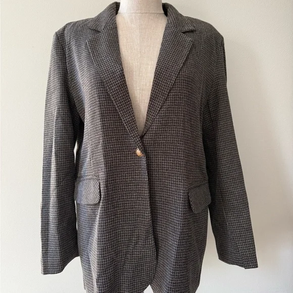 Women's Black Blazer - Picture 5 of 5